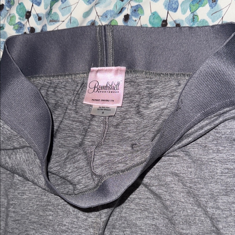 Bombshell Leggings - image 5